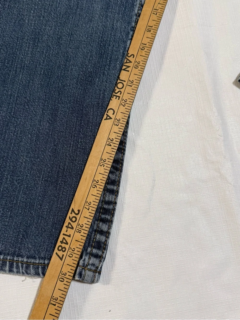 True religion Men's Distressed Blue Jeans - Casual Everyday Denim